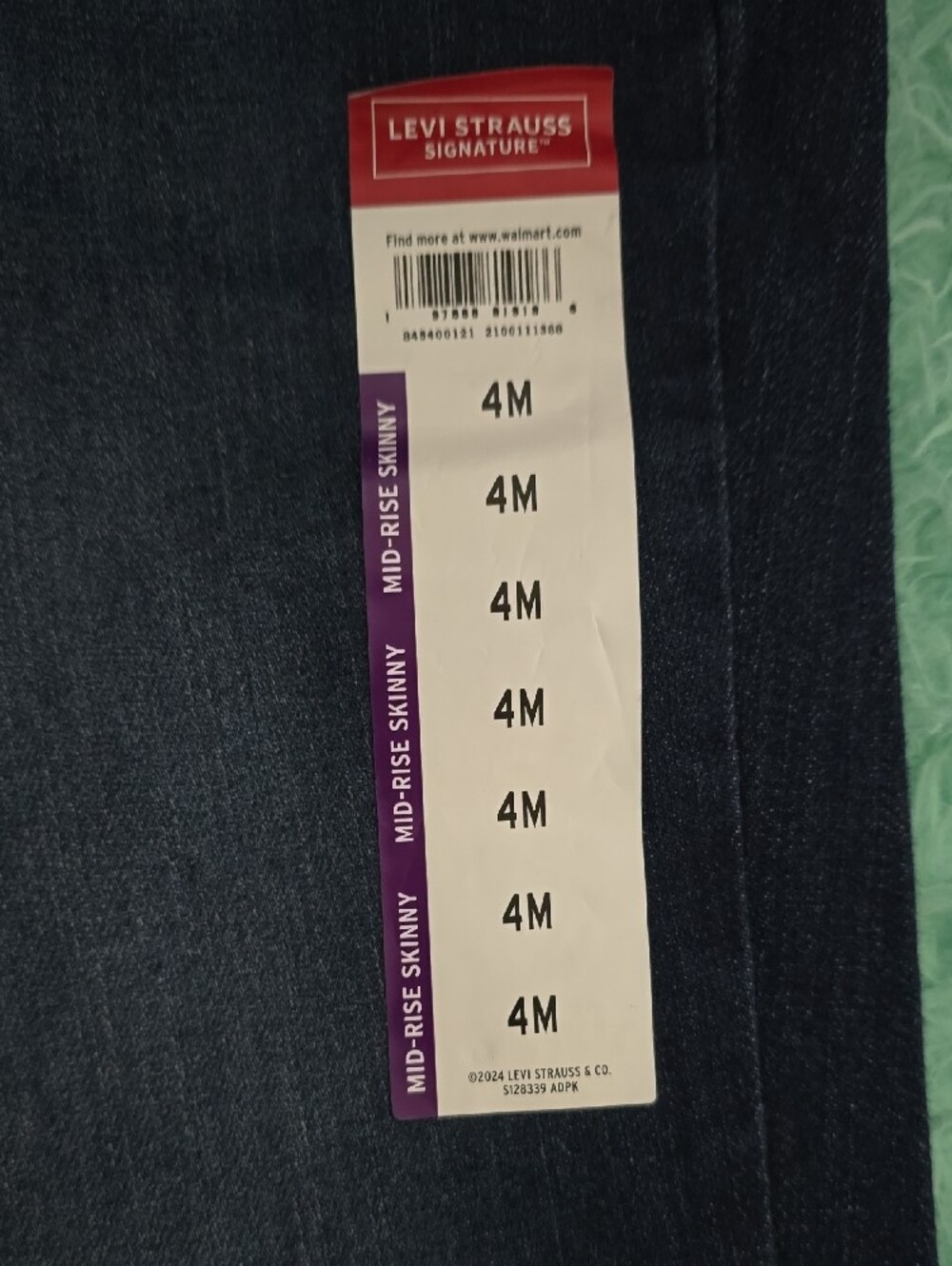 Levi's Women's Skinny Jeans in Dark Blue Wash - Picture 4 of 6